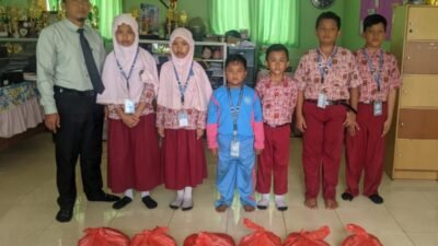 SD Plus Muhammadiyah 1 Waru Pamekasan Ajarkan Siswa Sedekah Sejak Dini Lewat Program Infaq Bermutu